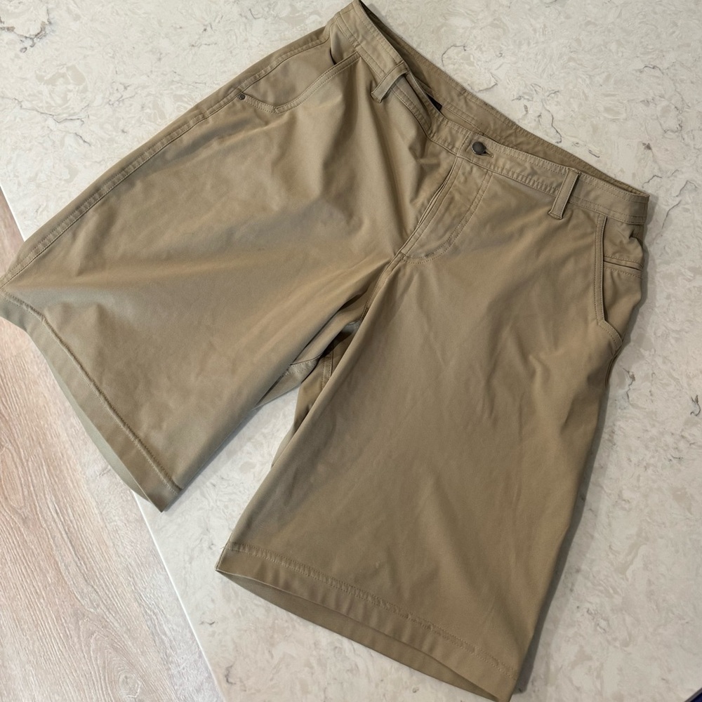 Mens Lululemon Shorts 36